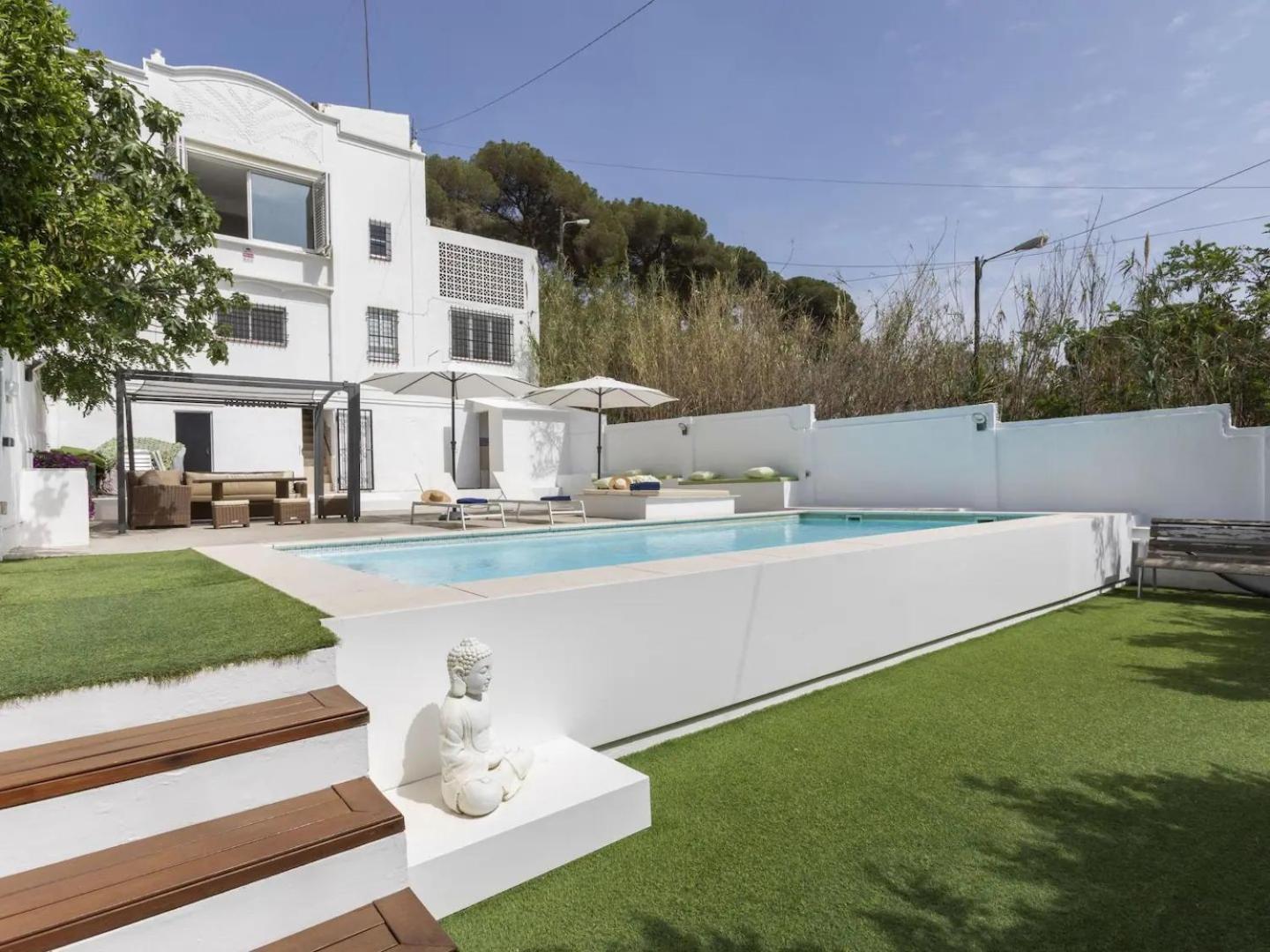 Casa Canyet Con Piscina A Un Paso De Barcelona Y La Playa Badalona Luaran gambar
