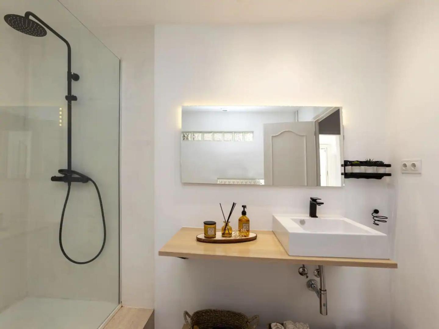 Casa Canyet Con Piscina A Un Paso De Barcelona Y La Playa Badalona Luaran gambar